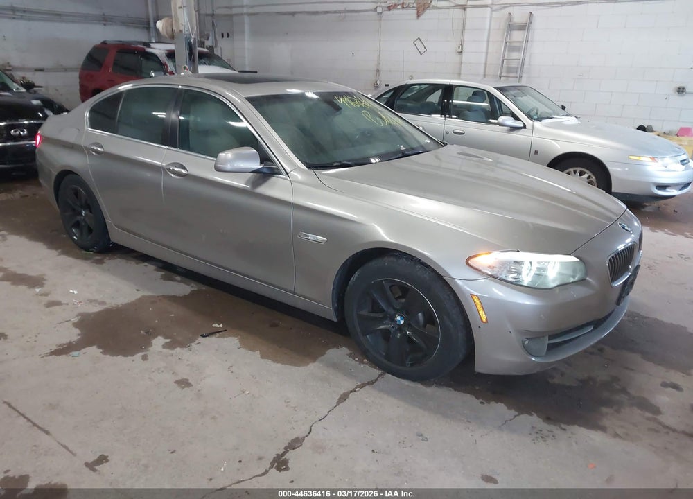 2013 BMW 528I XDRIVE VIN: WBAXH5C54DD112288