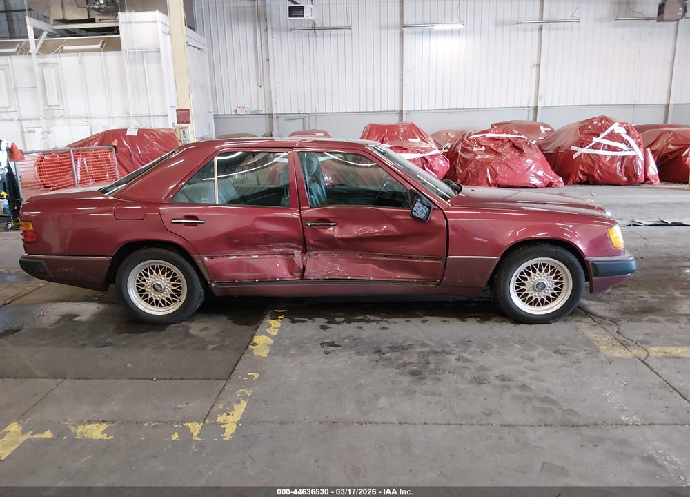 1993 MERCEDES-BENZ 300 E 2.8 VIN: WDBEA28E1PB872490