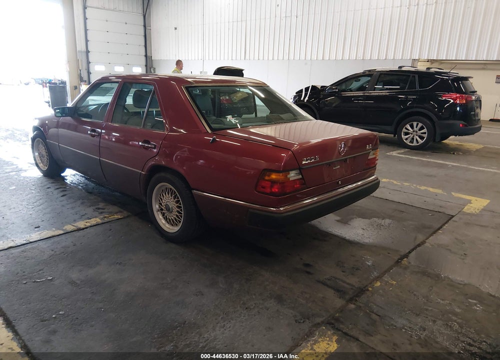 1993 MERCEDES-BENZ 300 E 2.8 VIN: WDBEA28E1PB872490