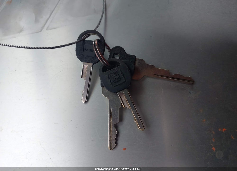 1990 CHEVROLET GMT-400 K1500 VIN: 2GCEK19K3L1209820