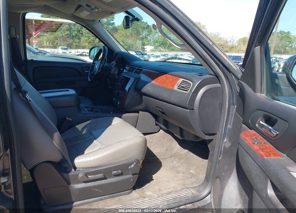 2010 CHEVROLET AVALANCHE 1500 LS VIN: 3GNVKEE05AG127353