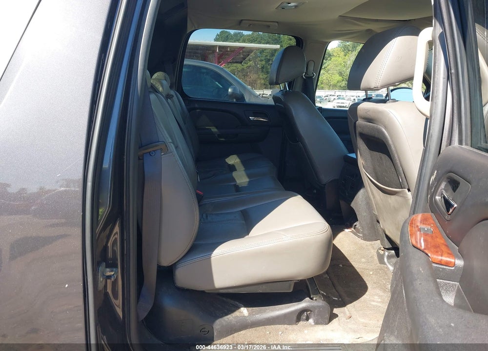 2010 CHEVROLET AVALANCHE 1500 LS VIN: 3GNVKEE05AG127353