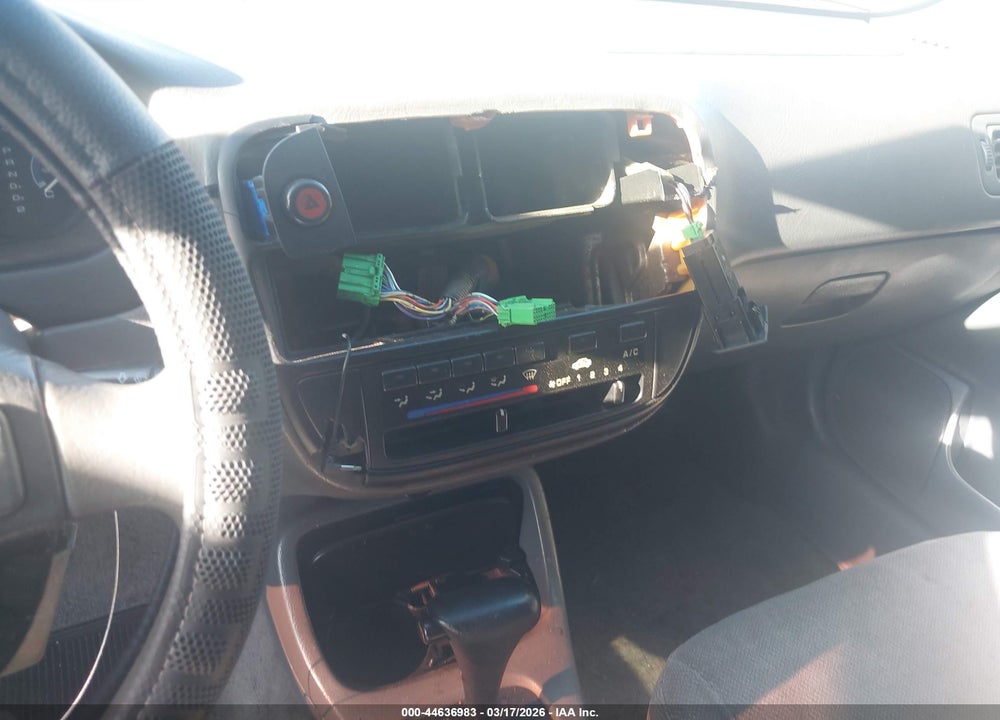 1997 HONDA CIVIC LX VIN: 2HGEJ6679VH540977