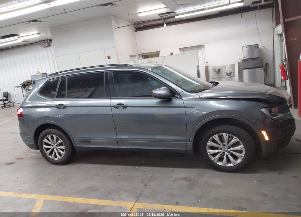 2018 VOLKSWAGEN TIGUAN 2.0T S VIN: 3VV1B7AX0JM052358