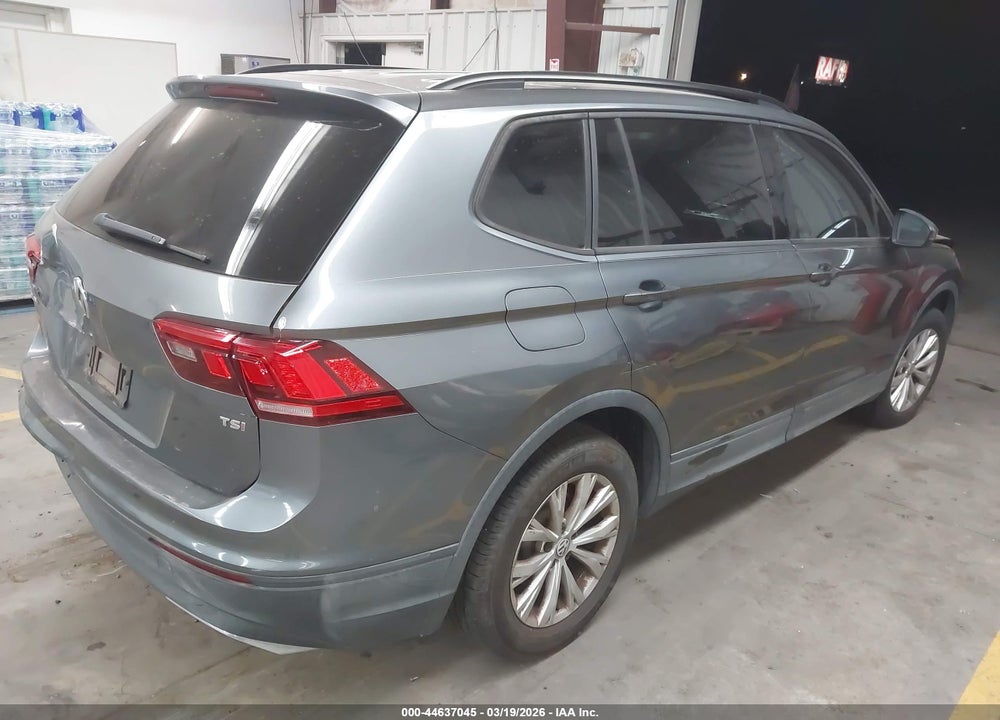 2018 VOLKSWAGEN TIGUAN 2.0T S VIN: 3VV1B7AX0JM052358