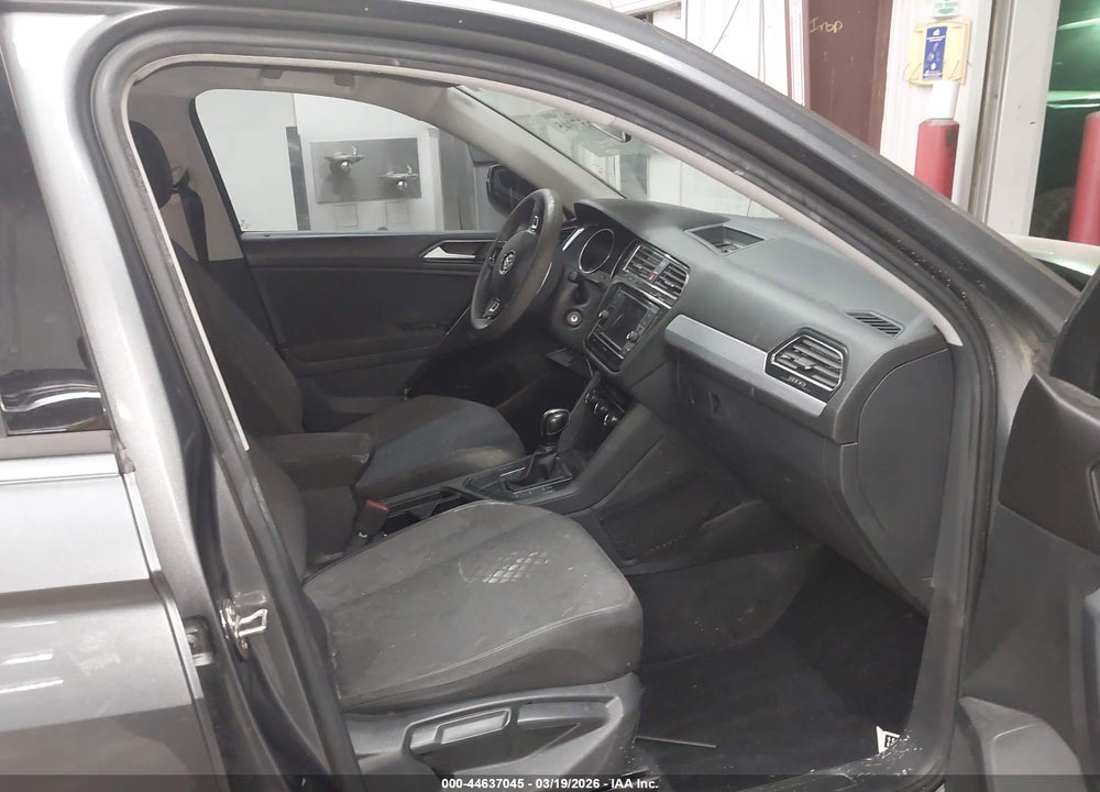2018 VOLKSWAGEN TIGUAN 2.0T S VIN: 3VV1B7AX0JM052358