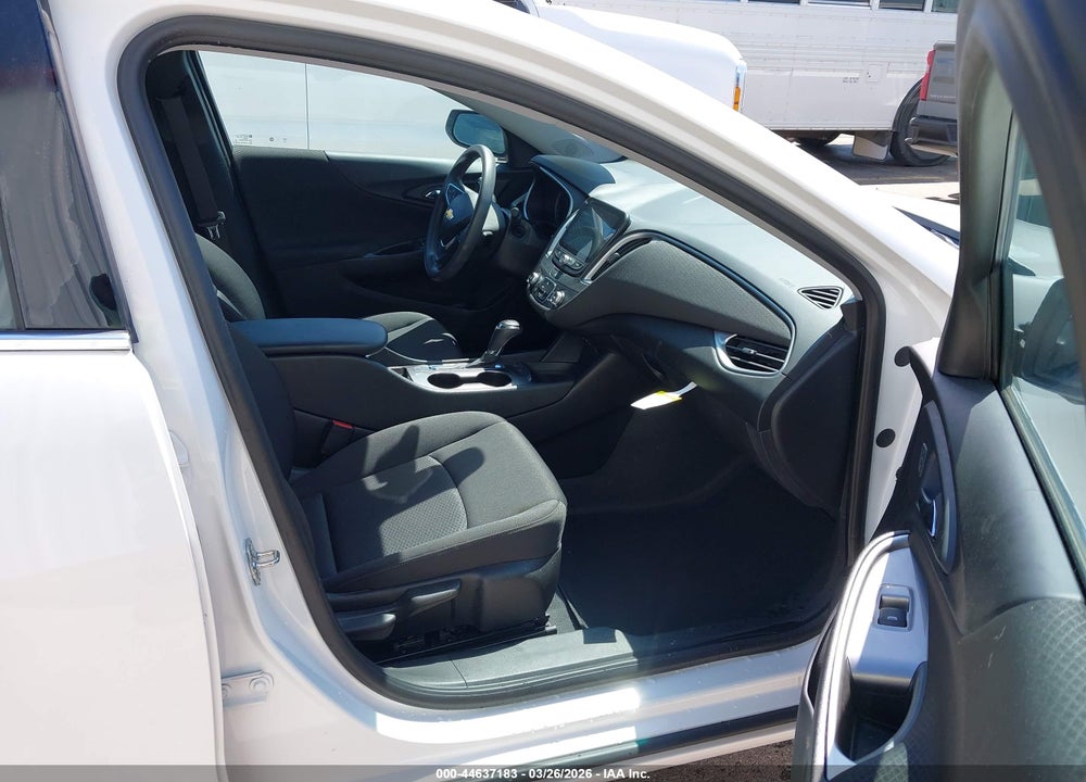 2019 CHEVROLET MALIBU 1FL VIN: 1G1ZC5ST1KF198213
