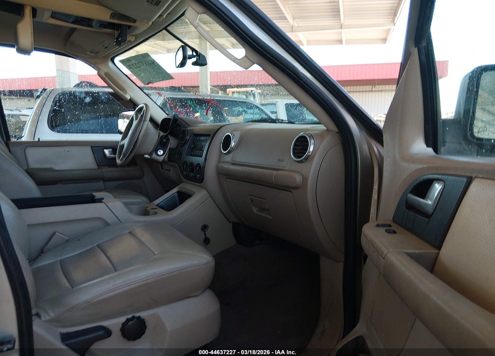 2004 FORD EXPEDITION NBX/XLT VIN: 1FMPU16L14LA24656