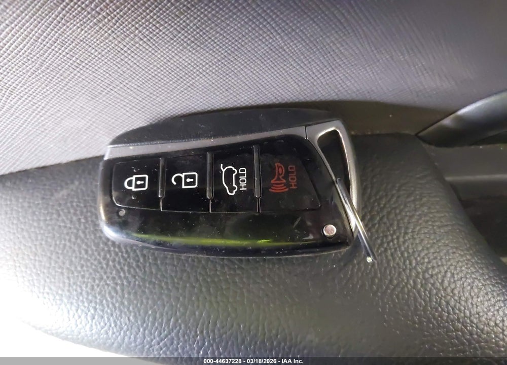 2017 HYUNDAI SANTA FE SPORT 2.4L VIN: 5XYZU3LB0HG422902