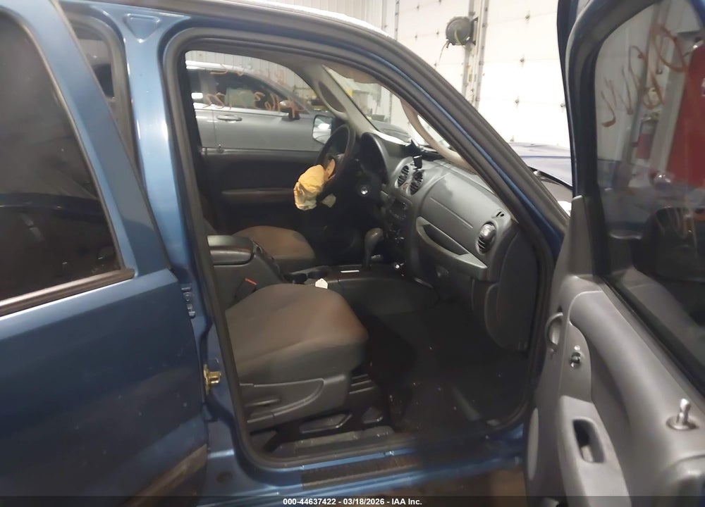 2004 JEEP LIBERTY SPORT VIN: 1J4GL48K34W240031