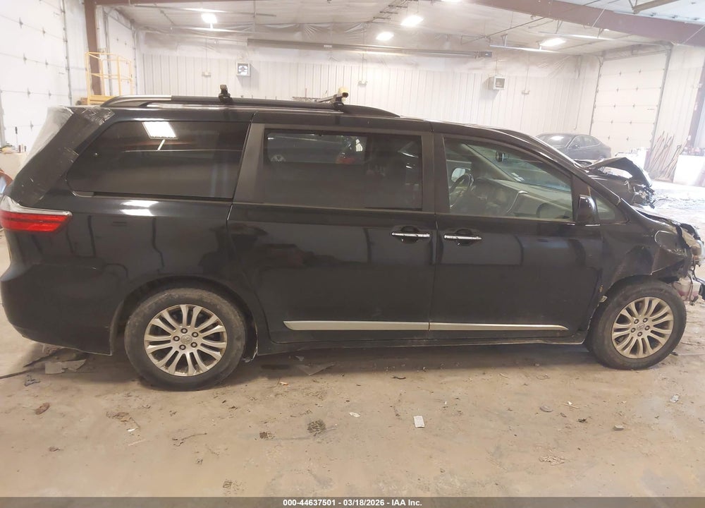 2016 TOYOTA SIENNA XLE 8 PASSENGER VIN: 5TDYK3DC9GS754492