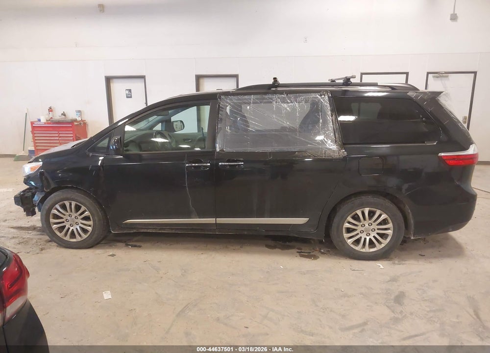 2016 TOYOTA SIENNA XLE 8 PASSENGER VIN: 5TDYK3DC9GS754492