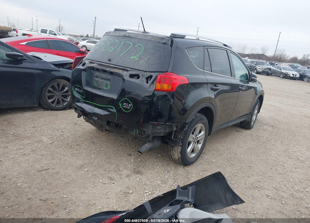 2015 TOYOTA RAV4 XLE VIN: 2T3RFREV6FW324721