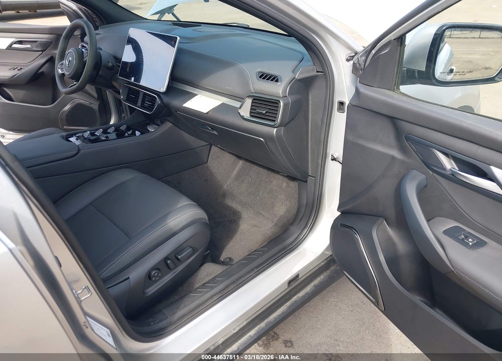 2025 VINFAST VF 8 PLUS VIN: RLLV1AFA4SH012218