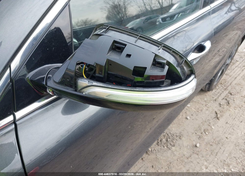 2020 KIA SORENTO 3.3L EX VIN: 5XYPH4A59LG676910