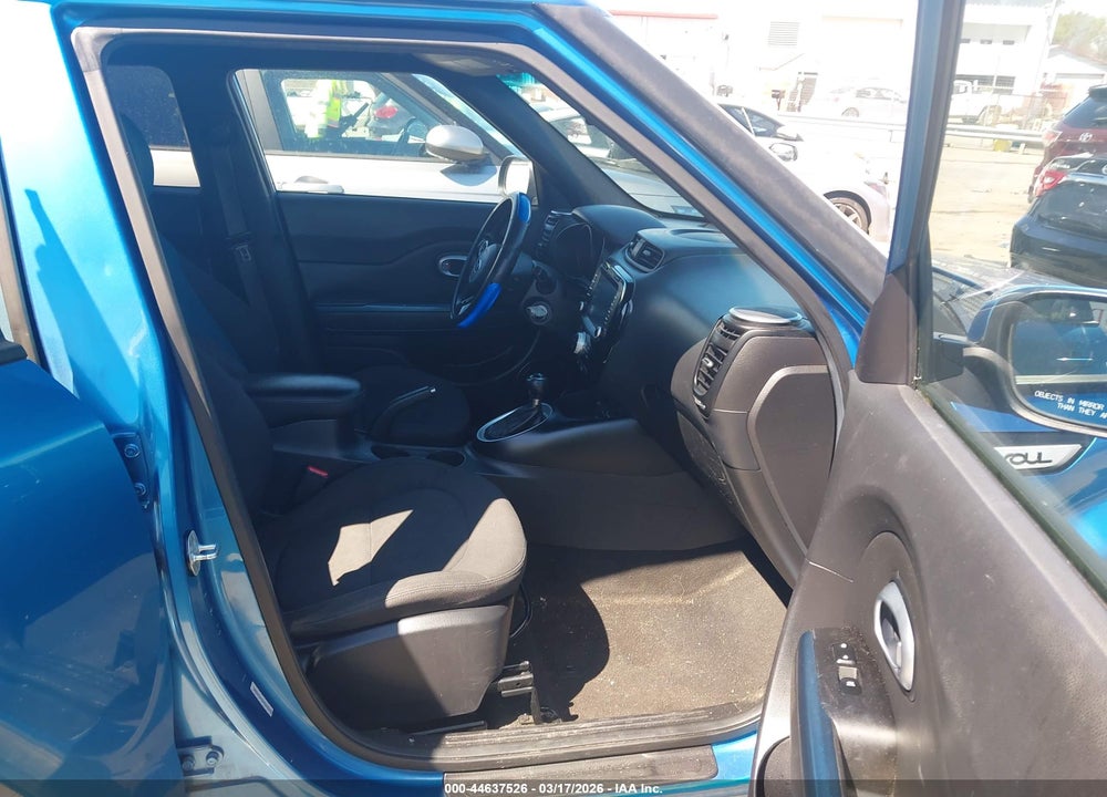 2015 KIA SOUL + VIN: KNDJP3A51F7152297