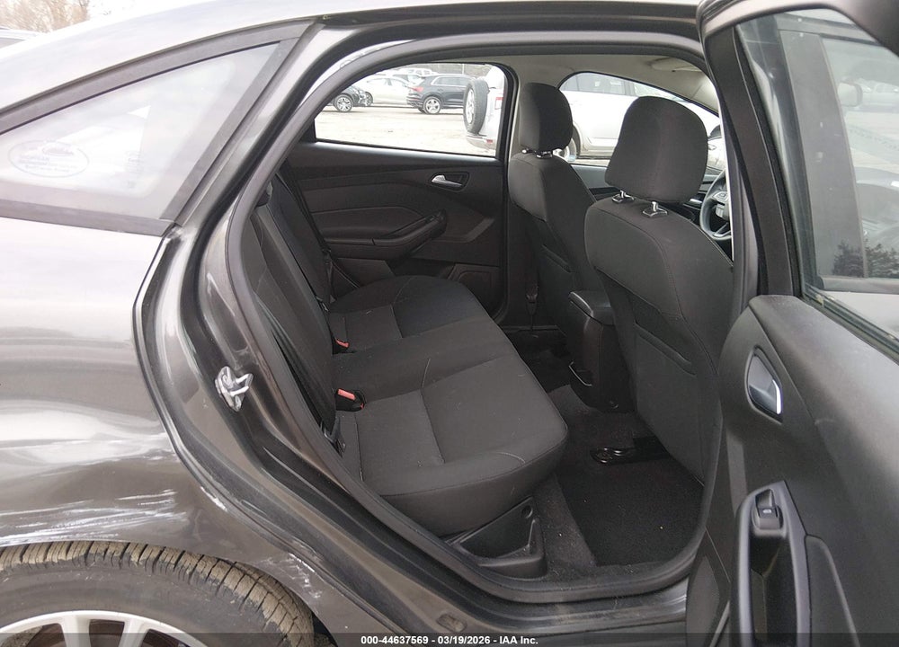 2016 FORD FOCUS SE VIN: 1FADP3F25GL200894