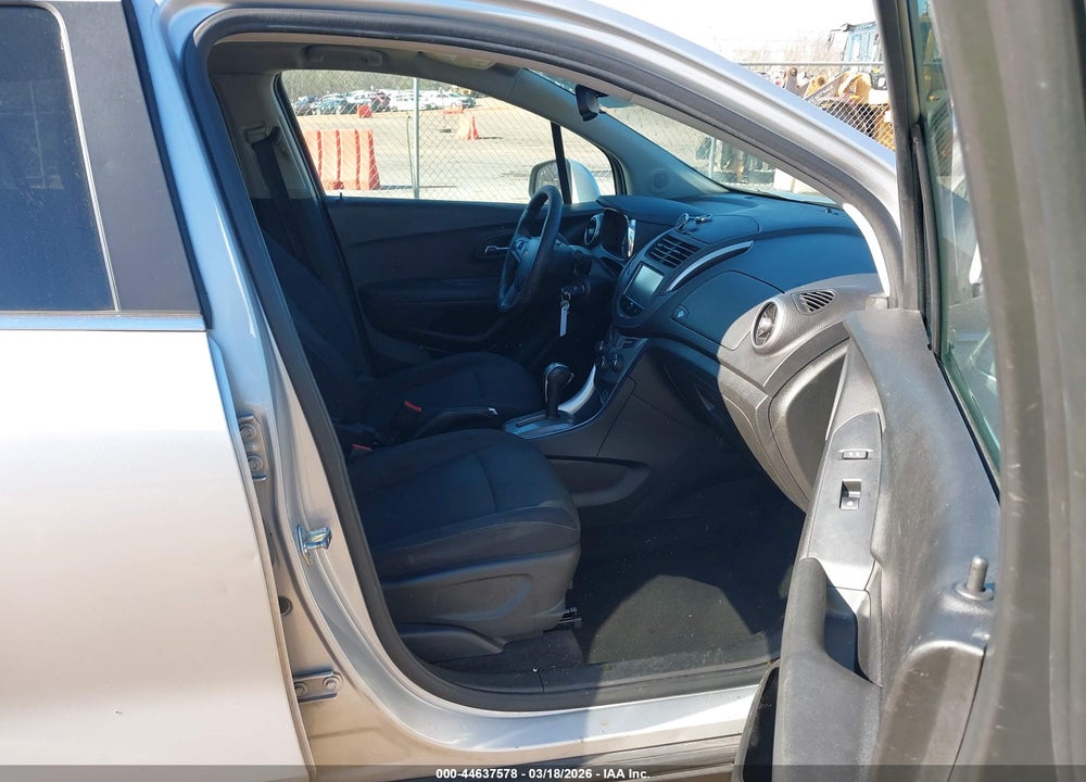 2015 CHEVROLET TRAX LT VIN: 3GNCJLSB0FL210370