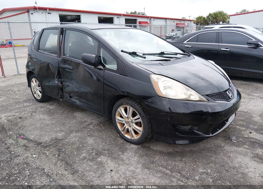 2011 HONDA FIT SPORT VIN: JHMGE8H56BC026505
