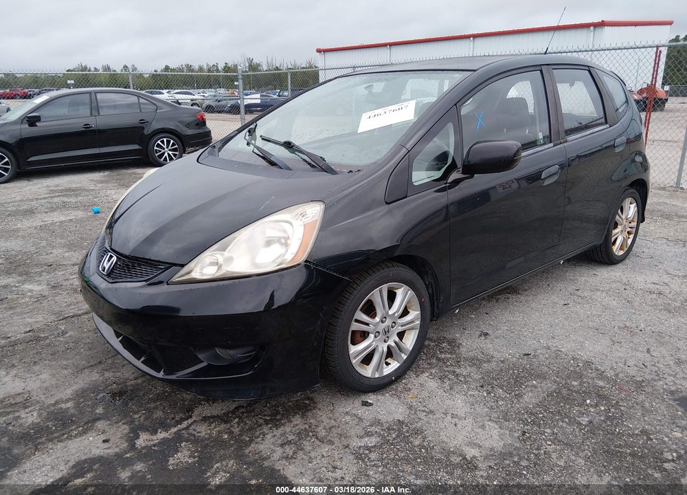 2011 HONDA FIT SPORT VIN: JHMGE8H56BC026505