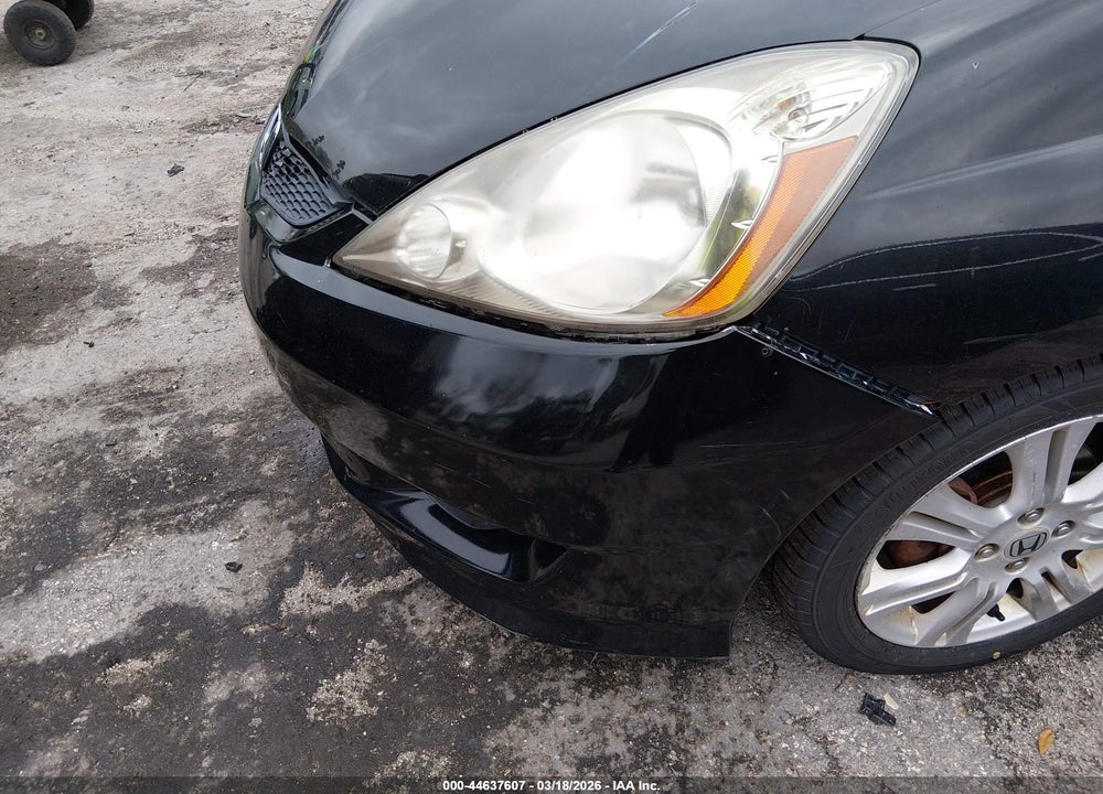 2011 HONDA FIT SPORT VIN: JHMGE8H56BC026505