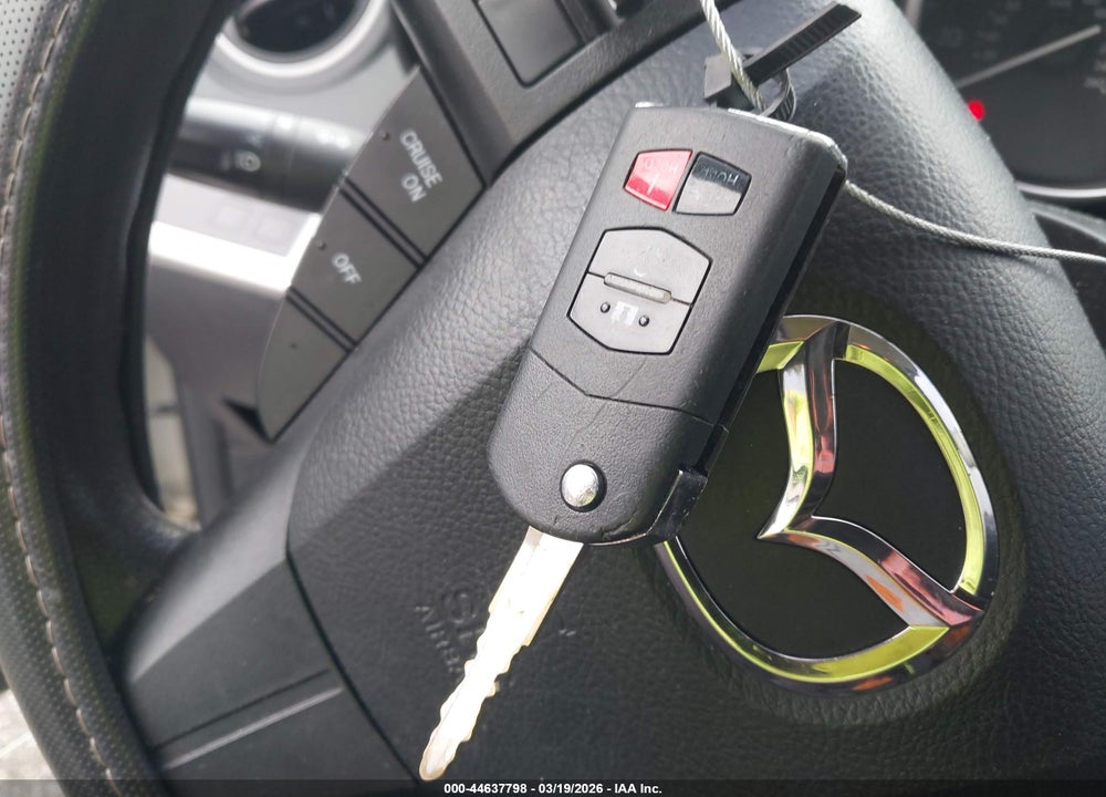 2013 MAZDA 3 I SPORT VIN: JM1BL1UP6D1743288