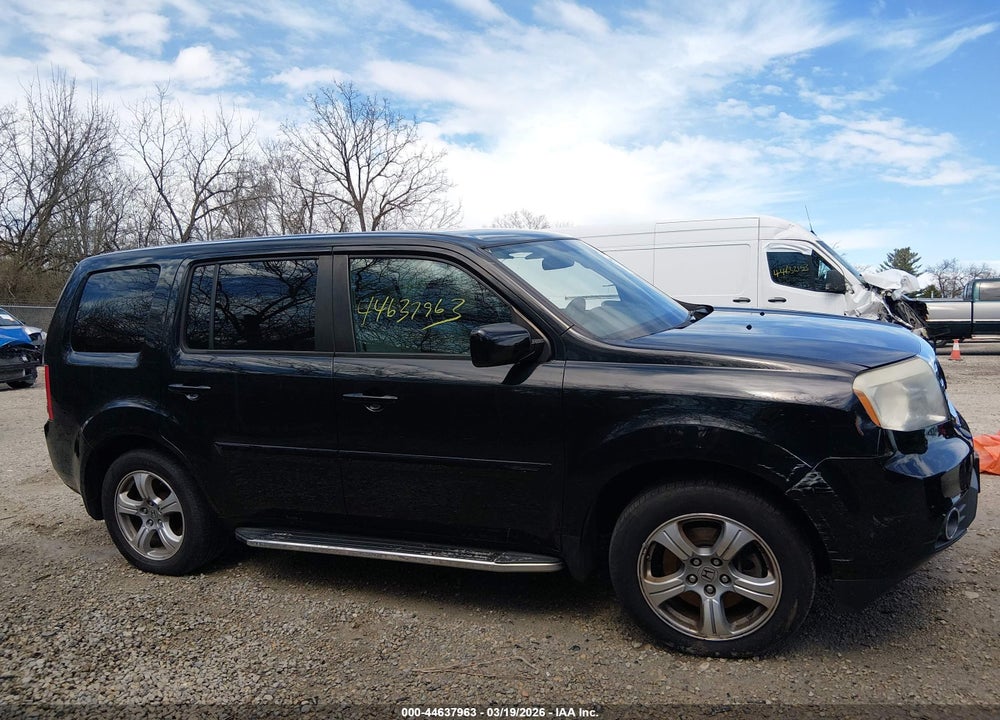 2014 HONDA PILOT EX VIN: 5FNYF4H41EB057719