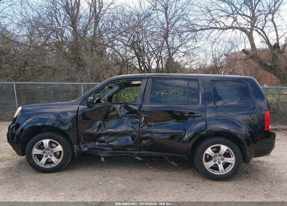 2014 HONDA PILOT EX VIN: 5FNYF4H41EB057719