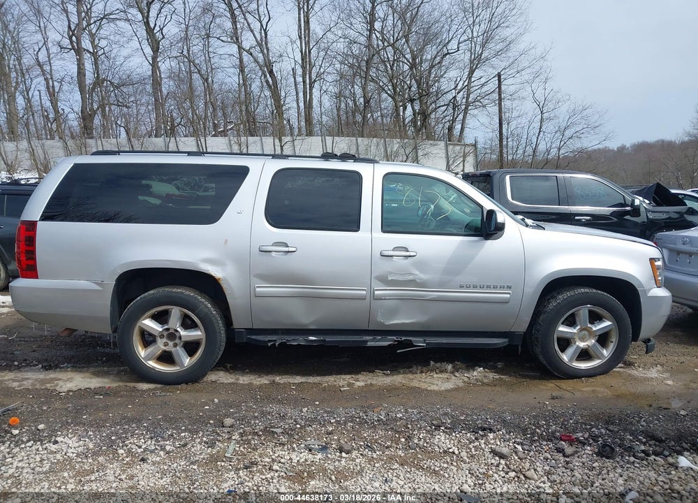 2014 CHEVROLET SUBURBAN 1500 LT VIN: 1GNSKJE76ER190041