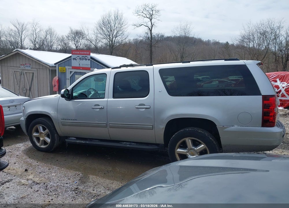 2014 CHEVROLET SUBURBAN 1500 LT VIN: 1GNSKJE76ER190041