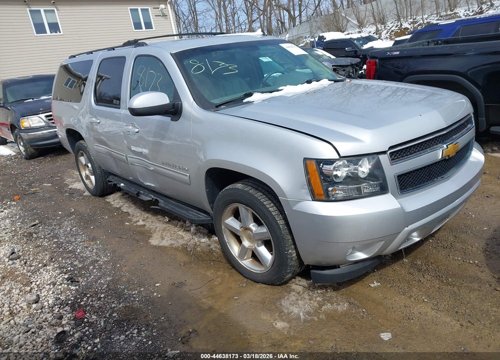 2014 CHEVROLET SUBURBAN 1500 LT VIN: 1GNSKJE76ER190041
