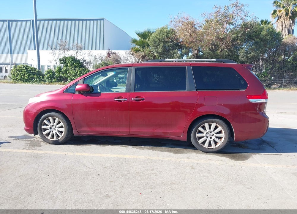 2011 TOYOTA SIENNA LIMITED V6 VIN: 5TDYK3DC0BS021577