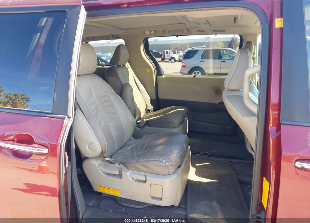 2011 TOYOTA SIENNA LIMITED V6 VIN: 5TDYK3DC0BS021577