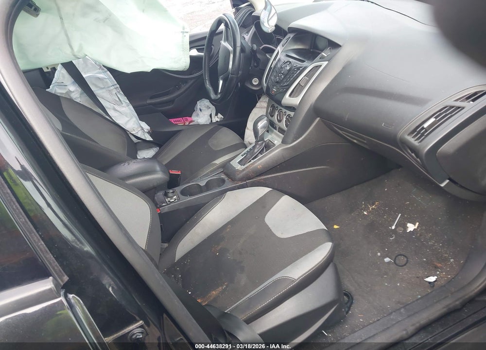 2014 FORD FOCUS VIN: 1FADP3F2XEL382167