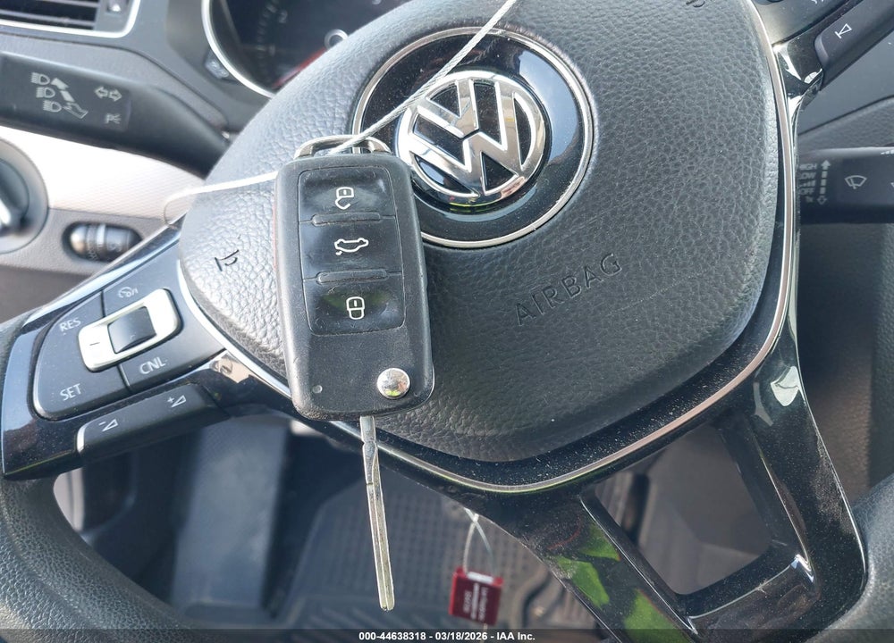 2015 VOLKSWAGEN JETTA 1.8T SE VIN: 3VWD17AJ8FM267551