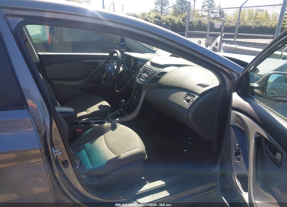 2014 HYUNDAI ELANTRA SE VIN: 5NPDH4AE1EH479017