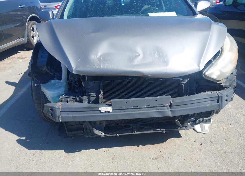 2014 HYUNDAI ELANTRA SE VIN: 5NPDH4AE1EH479017