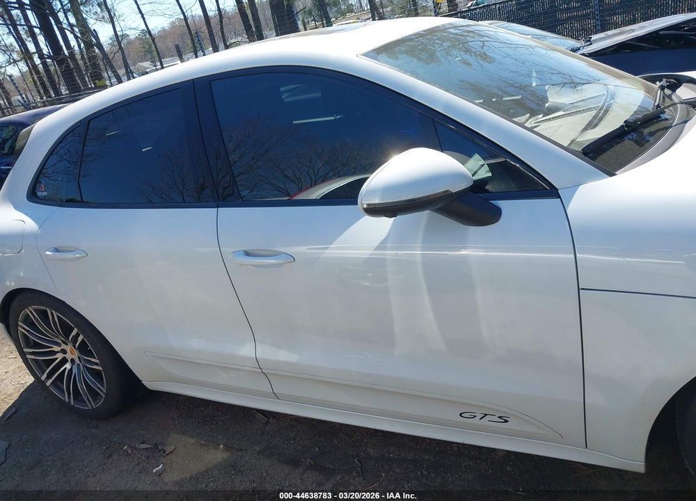2017 PORSCHE MACAN GTS VIN: WP1AG2A50HLB52648