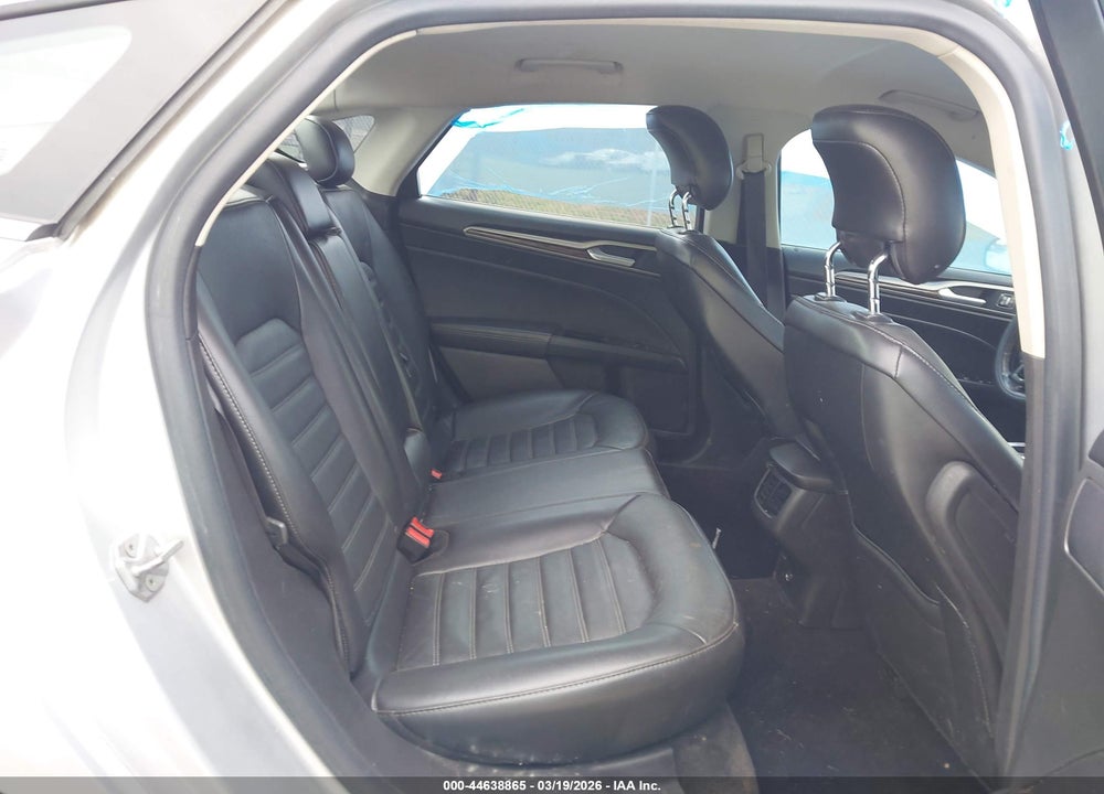 2014 FORD FUSION SE VIN: 3FA6P0HD9ER112631