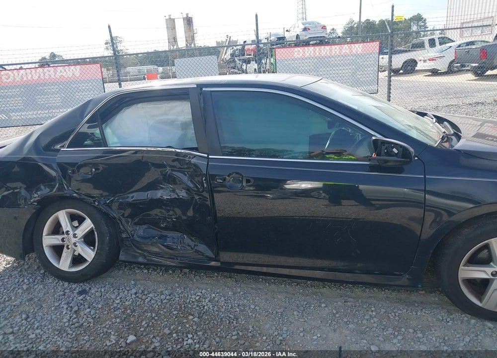 2013 TOYOTA CAMRY SE VIN: 4T1BF1FK8DU294070
