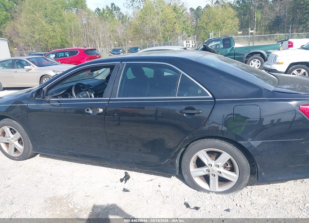 2013 TOYOTA CAMRY SE VIN: 4T1BF1FK8DU294070