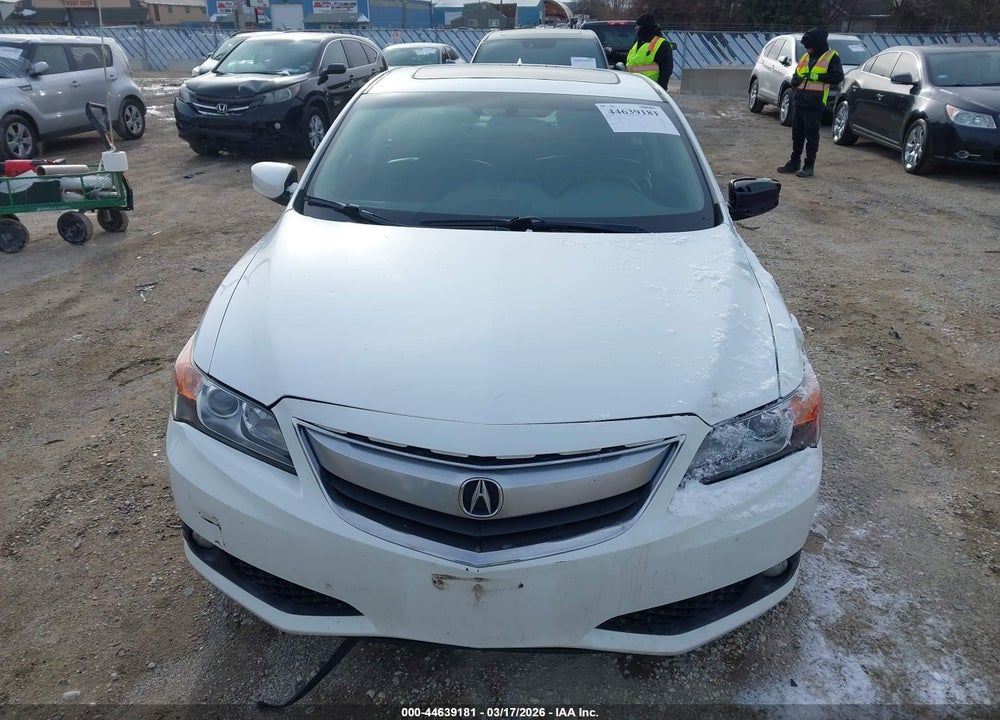 2013 ACURA ILX 2.0L VIN: 19VDE1F50DE013736