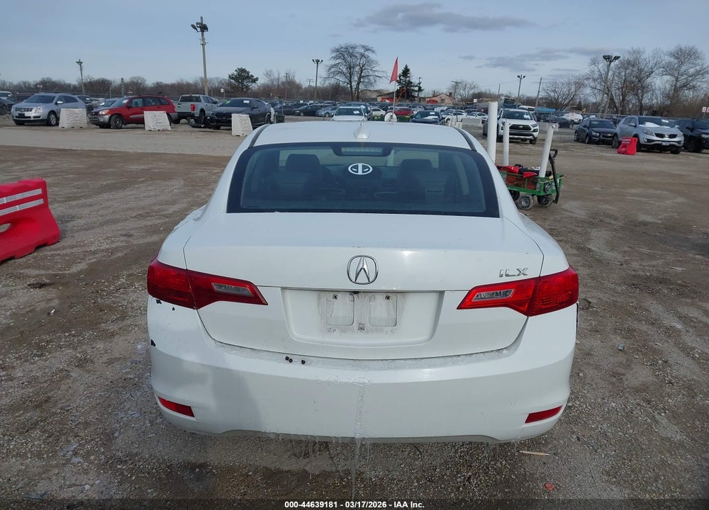 2013 ACURA ILX 2.0L VIN: 19VDE1F50DE013736