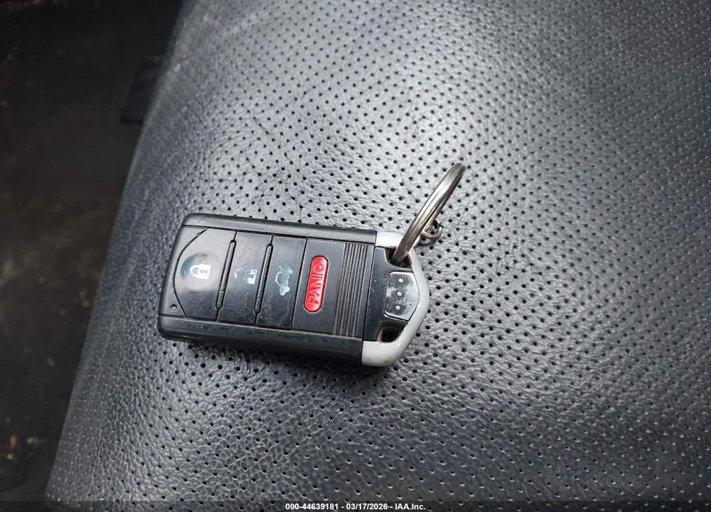 2013 ACURA ILX 2.0L VIN: 19VDE1F50DE013736
