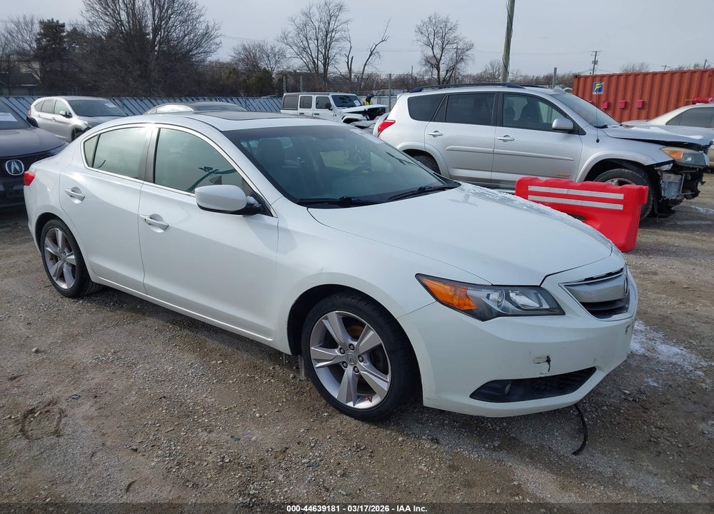 2013 ACURA ILX 2.0L VIN: 19VDE1F50DE013736