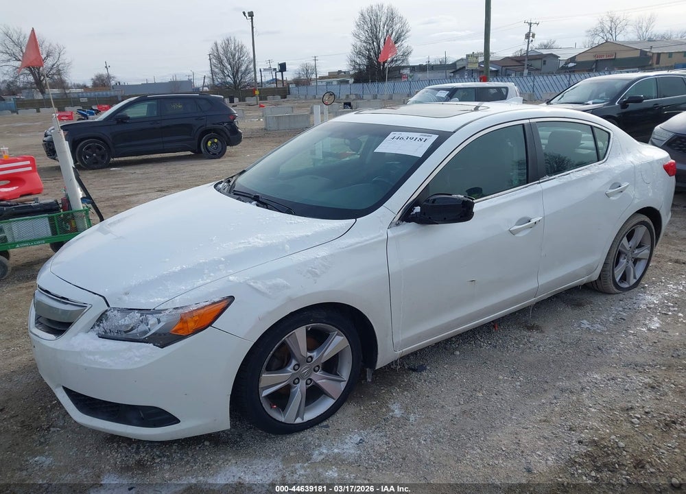 2013 ACURA ILX 2.0L VIN: 19VDE1F50DE013736