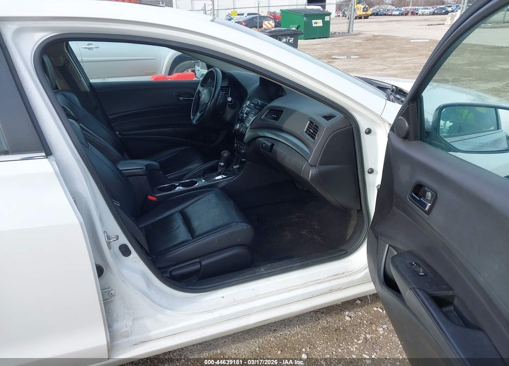 2013 ACURA ILX 2.0L VIN: 19VDE1F50DE013736