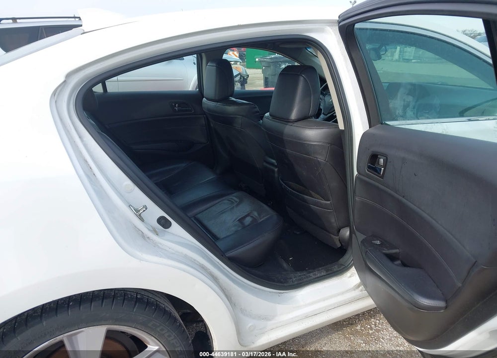 2013 ACURA ILX 2.0L VIN: 19VDE1F50DE013736