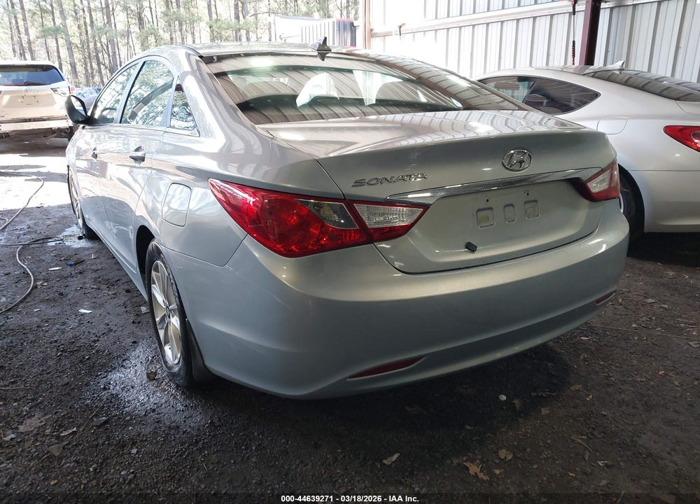 2013 HYUNDAI SONATA GLS VIN: 5NPEB4AC7DH686630
