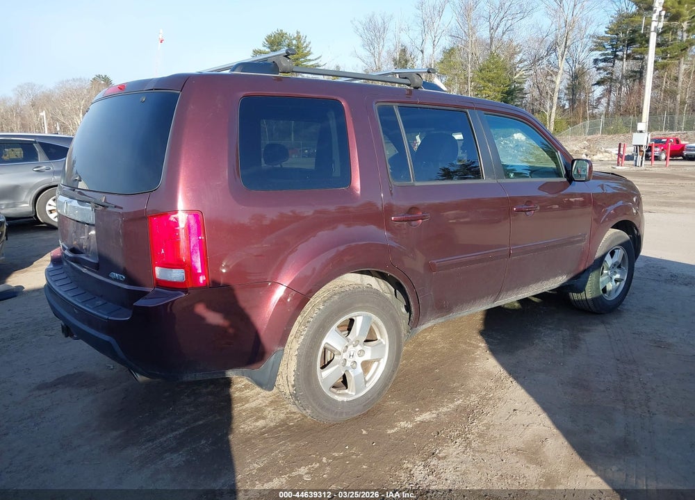 2011 HONDA PILOT EX-L VIN: 5FNYF4H59BB060839